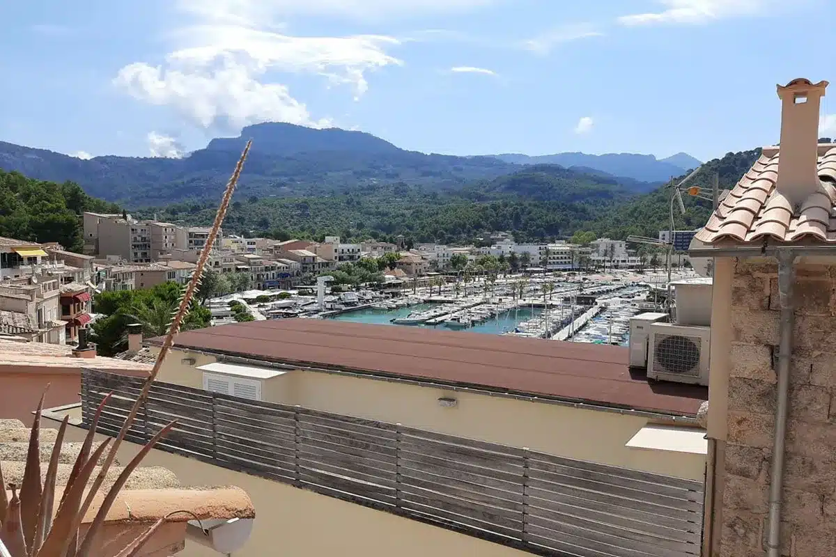 CM-S01.542_Casas_Mallorca_Tramuntana_Puerto_de_Sóller_House_Centre_View