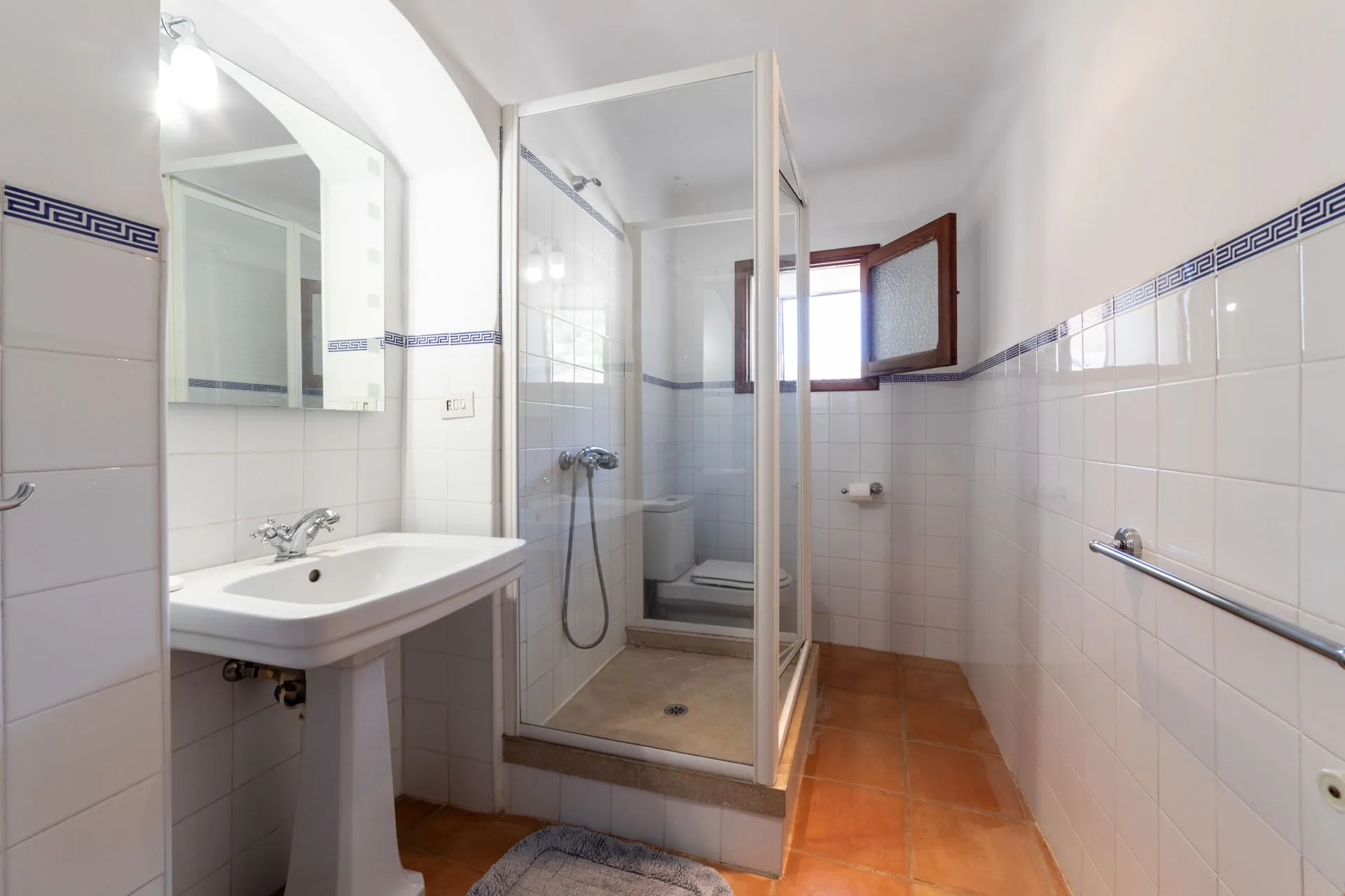 CM-S01.818-Casas-Mallorca-Tramuntana-Fornalutx-Townhouse-Bathroom-1