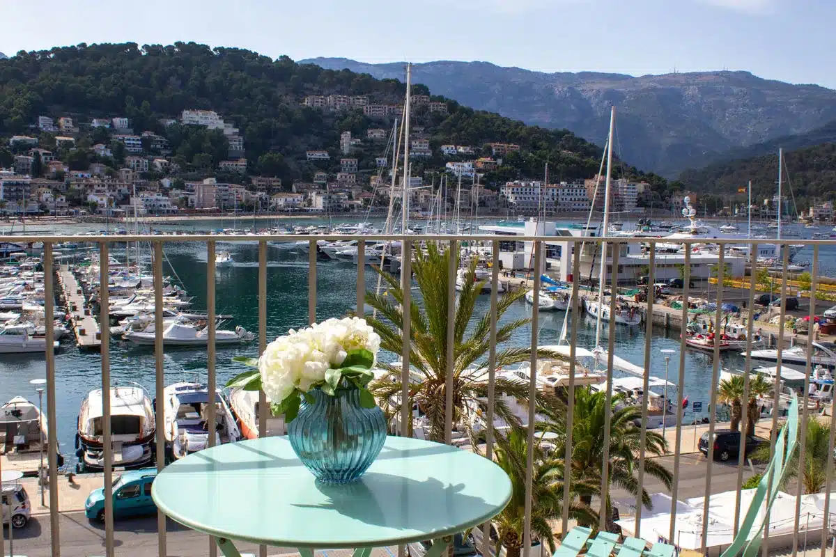 CM-S01.526_Casas_Mallorca_Tramuntana_Puerto-de-Sóller_Apartment_Centre_Balcony