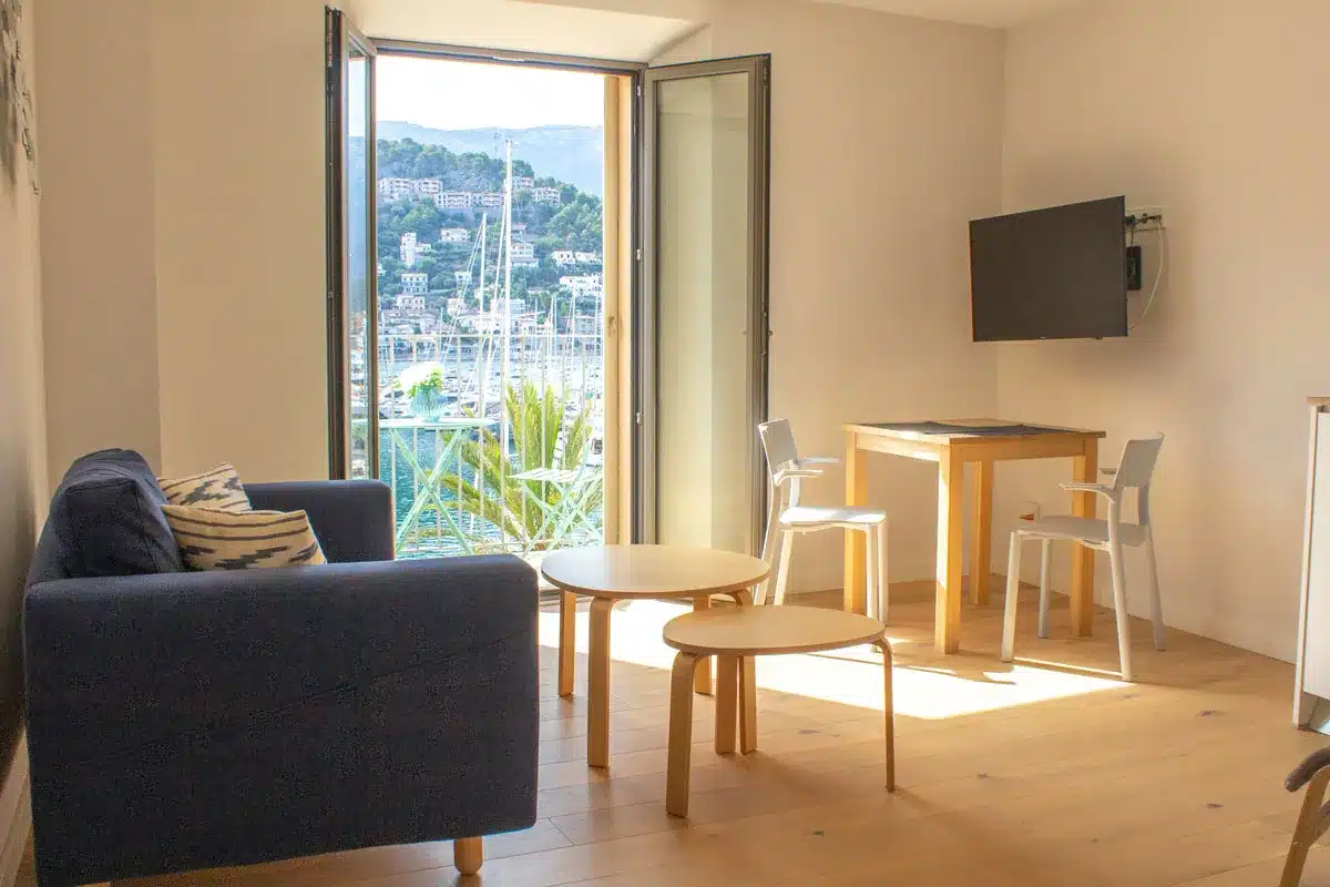 CM-S01.526_Casas_Mallorca_Tramuntana_Puerto-de-Sóller_Apartment_Centre_Livingroom