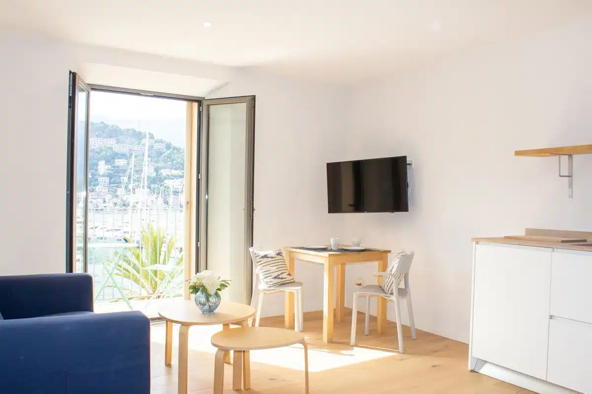 CM-S01.526_Casas_Mallorca_Tramuntana_Puerto-de-Sóller_Apartment_Centre_Livingroom_3