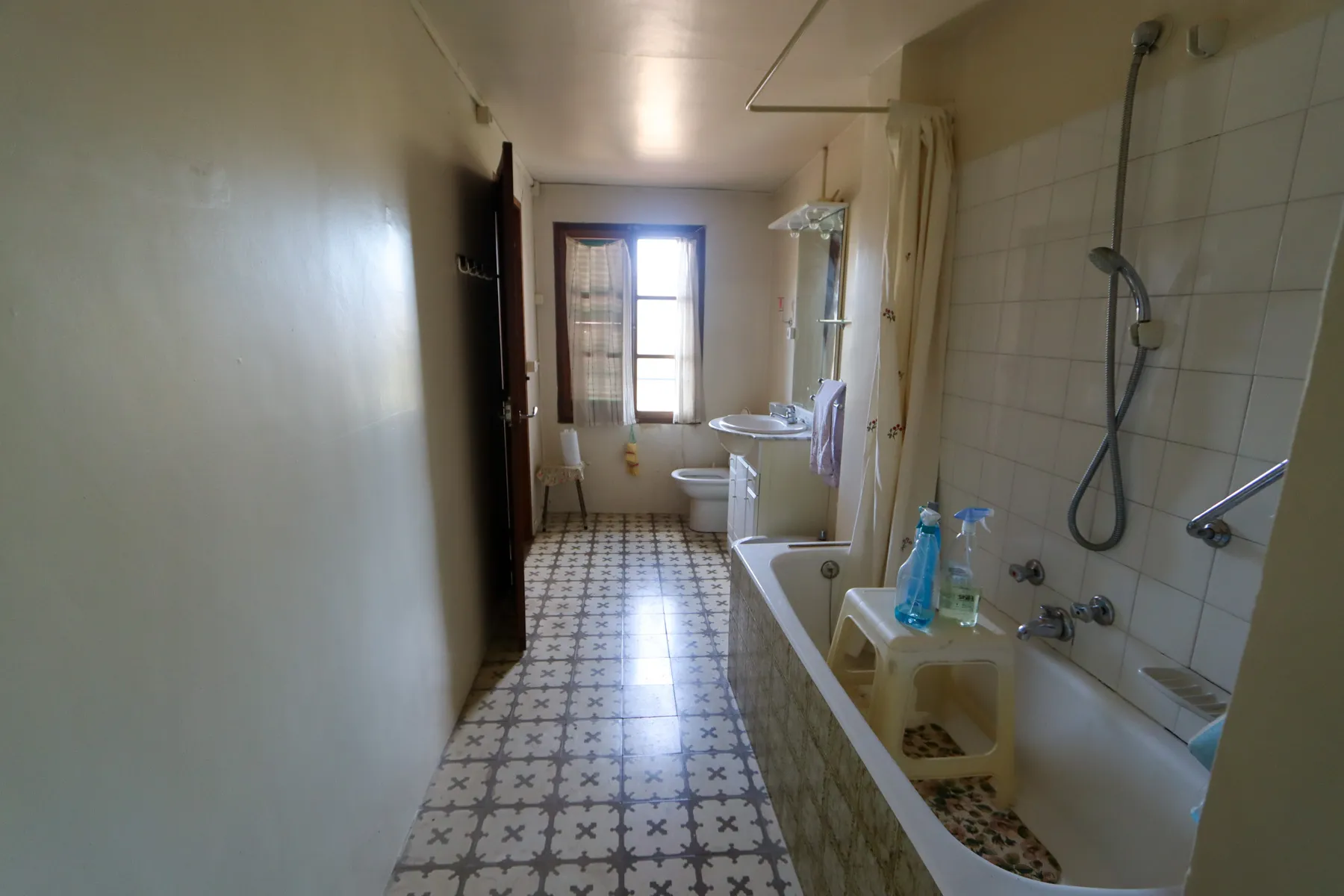 CM-S01.837_Casas_Mallorca_Soller_Townhouse_Bathroom