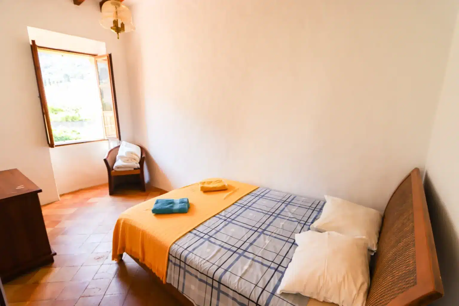CM-R01.850_Casas_Mallorca_Real_Estate_Town_House_Soller_Bedroom_2