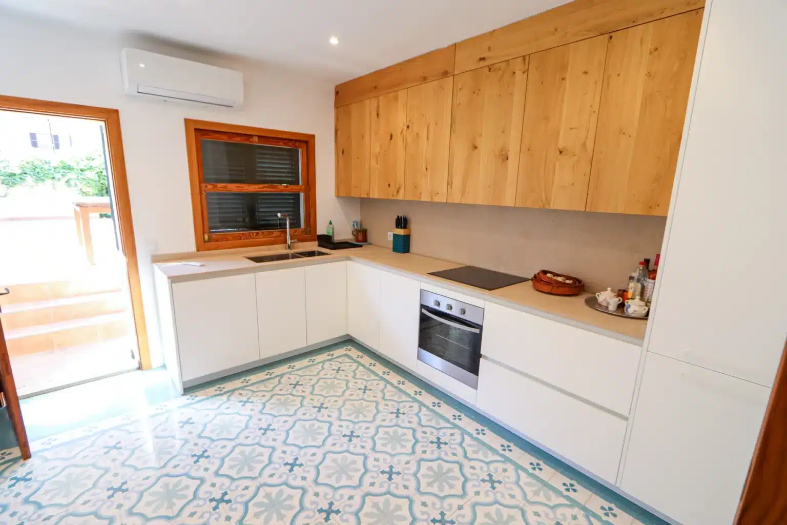 CM-R01.850_Casas_Mallorca_Real_Estate_Town_House_Soller_Kitchen_1