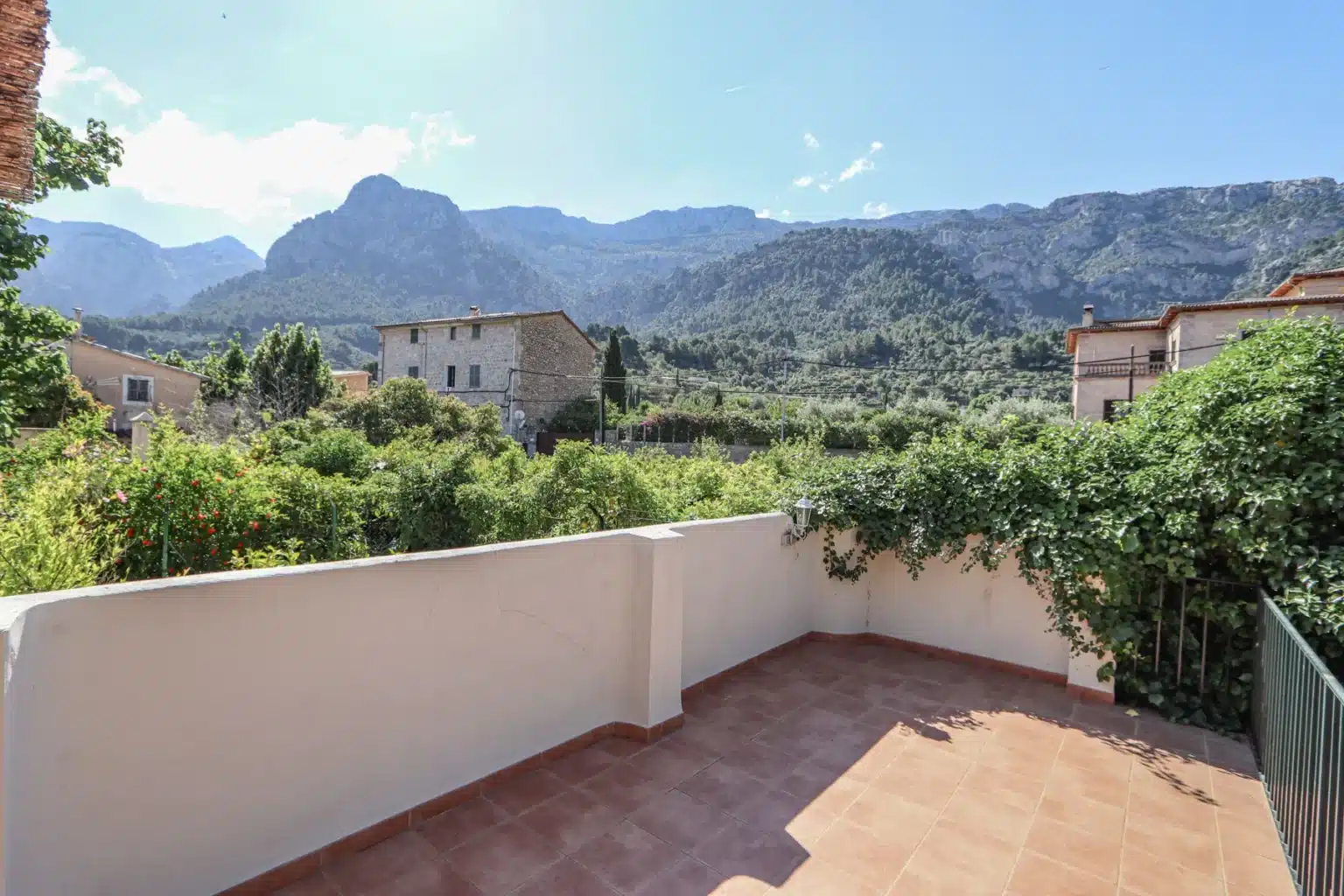 CM-R01.850_Casas_Mallorca_Real_Estate_Town_House_Soller_Terrace_3