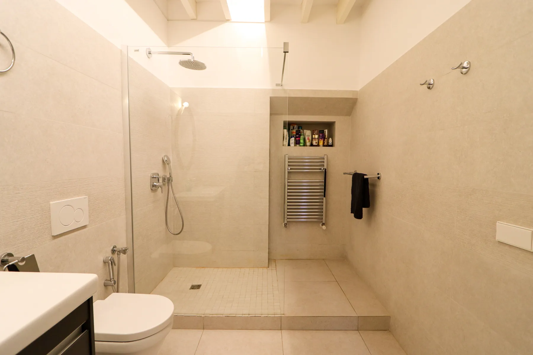 CM-S01.875_Casas_Mallorca_Tramuntana_Townhouse_Soller_bathroom_2