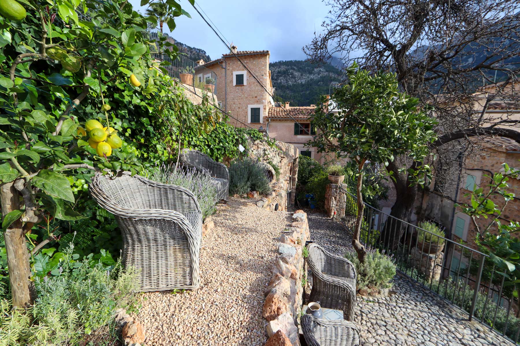 CM-R01.882_Casas_Mallorca_Tramuntana_Townhouse_Fornalutx_56