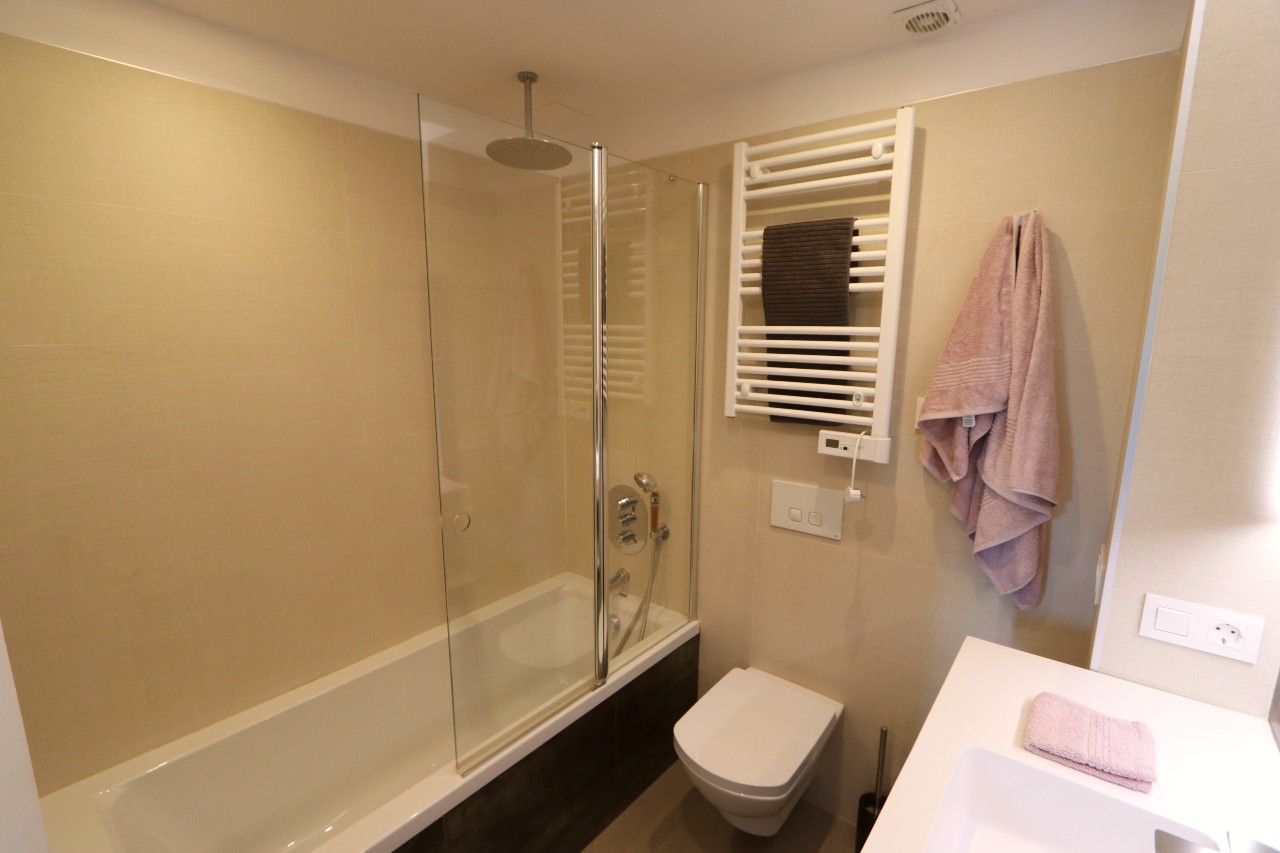CM-R01.918_Casas_Mallorca_Tramuntana_Apartment_Puerto_de_Sóller_Bathroom_1