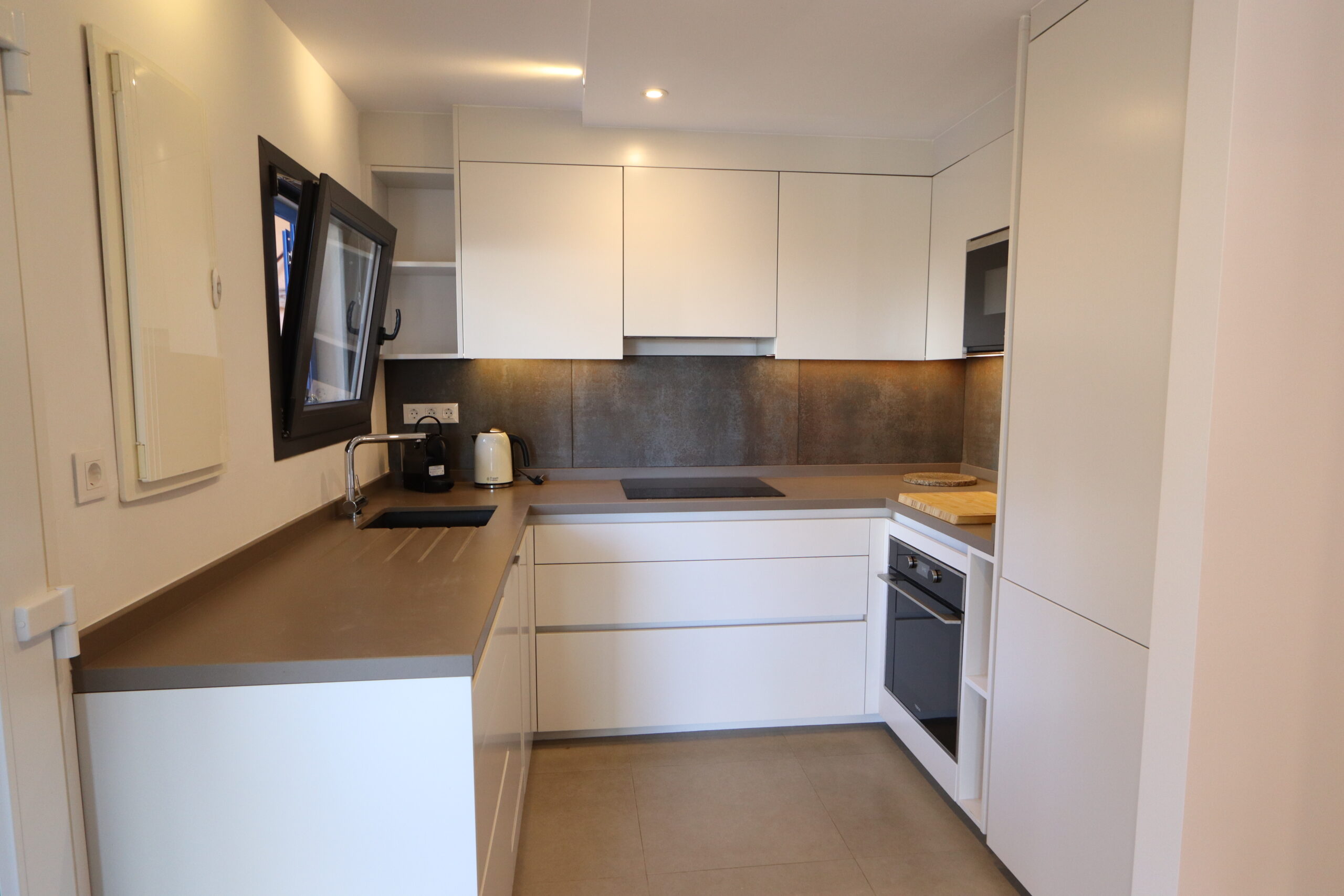 CM-R01.918_Casas_Mallorca_Tramuntana_Apartment_Puerto_de_Sóller_Kitchen