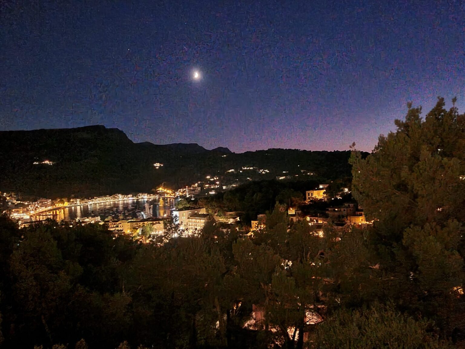 CM-R01.918_Casas_Mallorca_Tramuntana_Apartment_Puerto_de_Sóller_Night_View