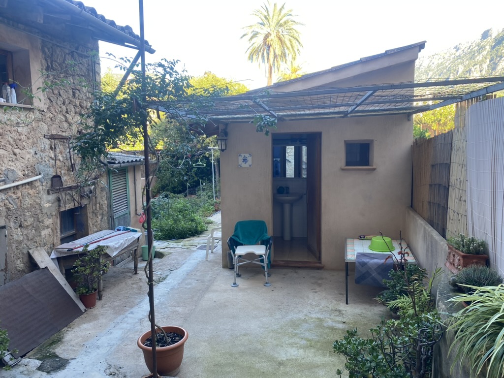 CM-S01.918_Casas_Mallorca_Tramuntana_Soller_Townhouse_garden_house_bathroom