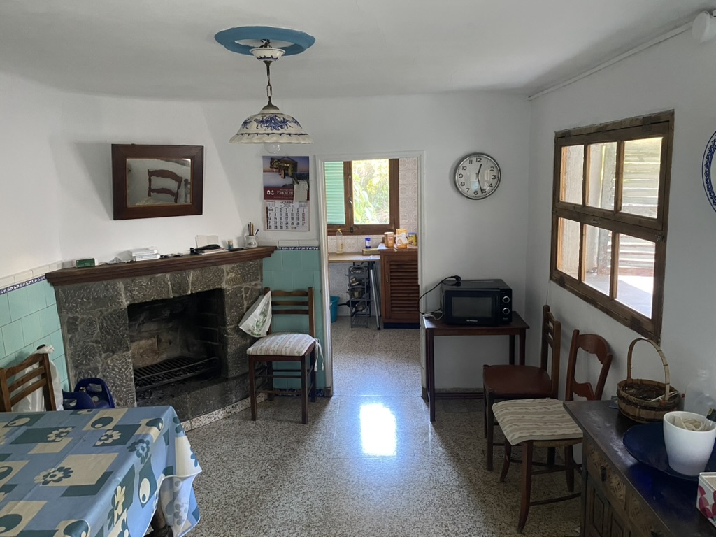 D01DF7FD-D3C1-4673-A26E-6520AE5A9BE6_1_105_c