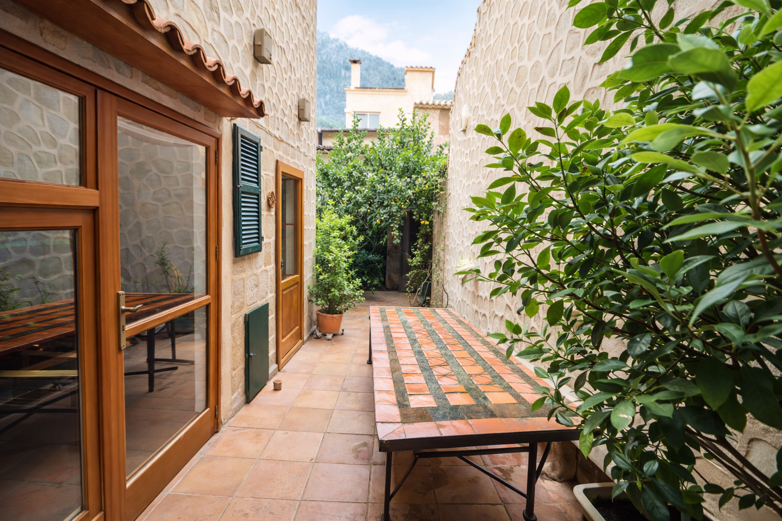 CM-S01.920_Casas_Mallorca_Tramuntana_Fornalutx_House_Centre_Patio